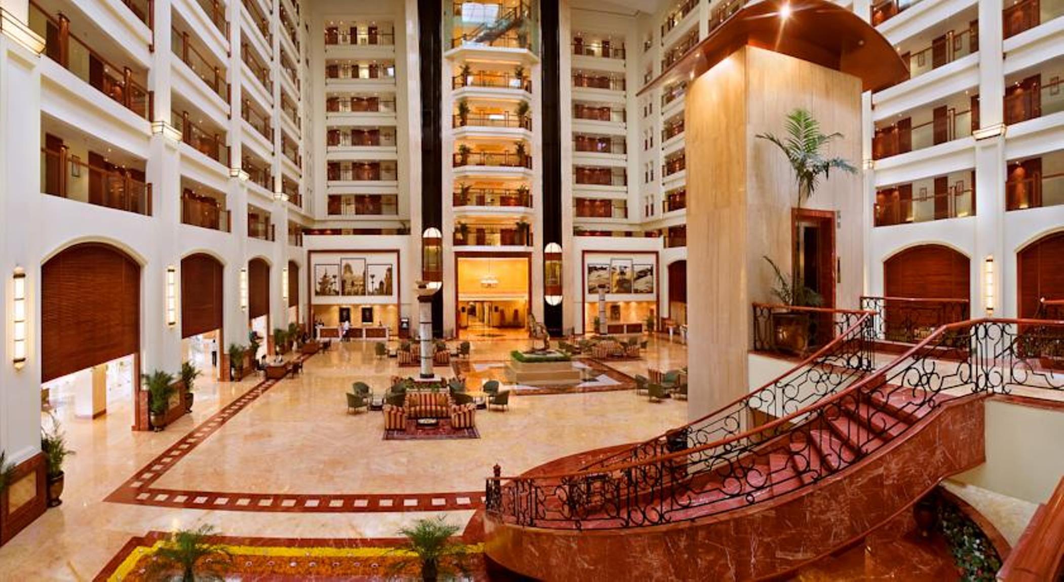 فندق ذا لاليت مومباي المظهر الداخلي الصورة The lobby of the Taj Bengal