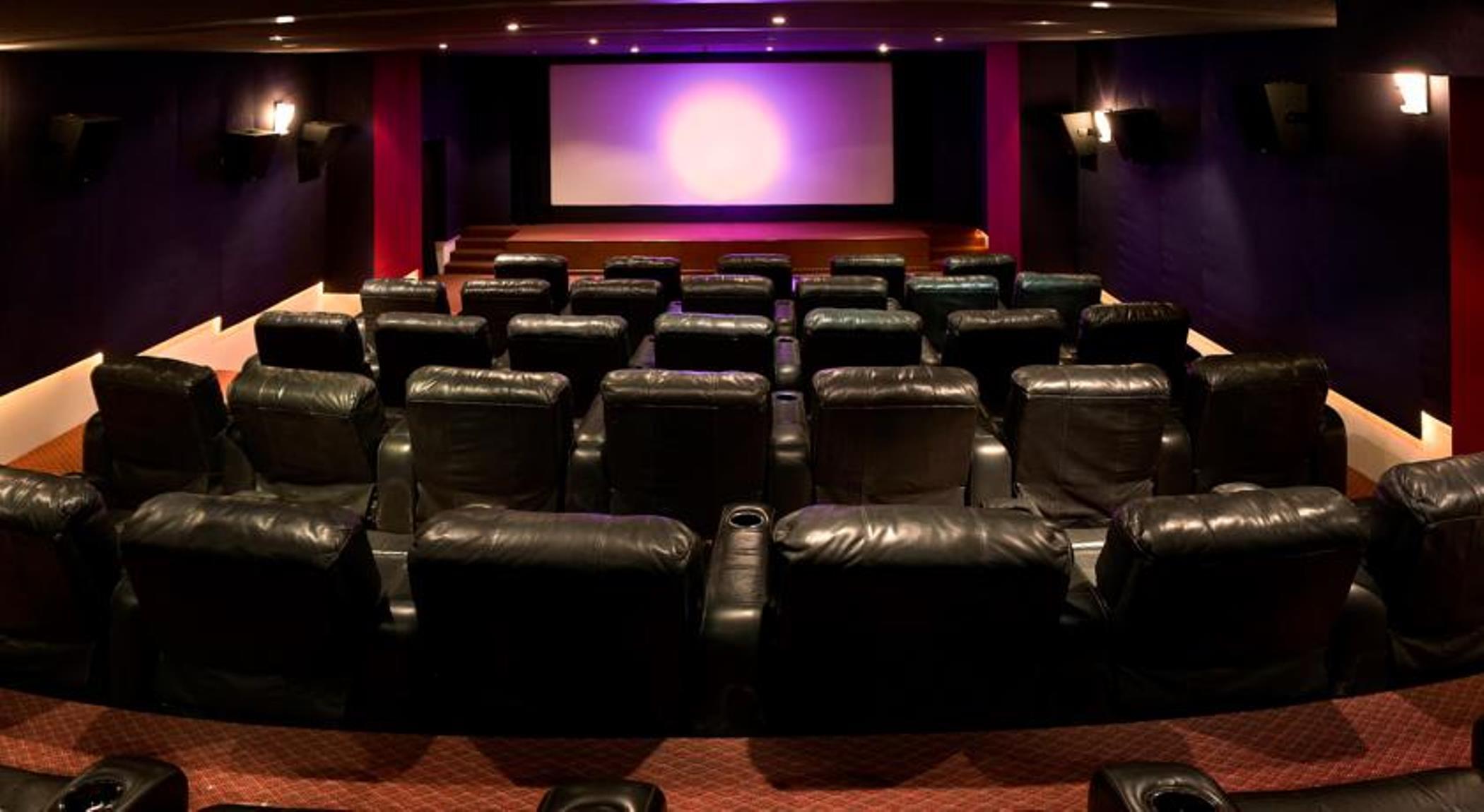 فندق ذا لاليت مومباي المظهر الخارجي الصورة A home theater