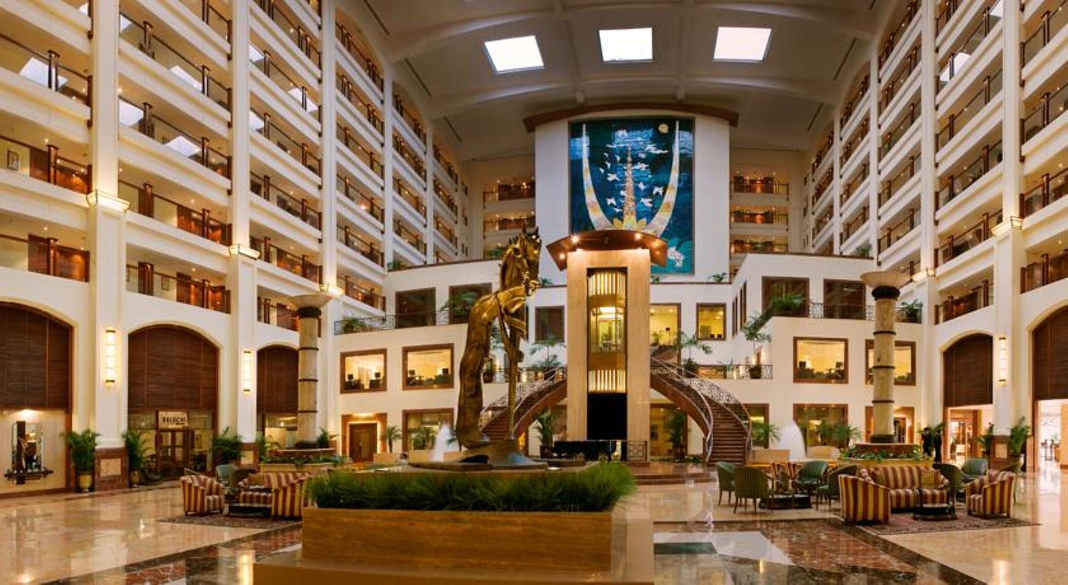 فندق ذا لاليت مومباي المظهر الخارجي الصورة The interior of the hotel