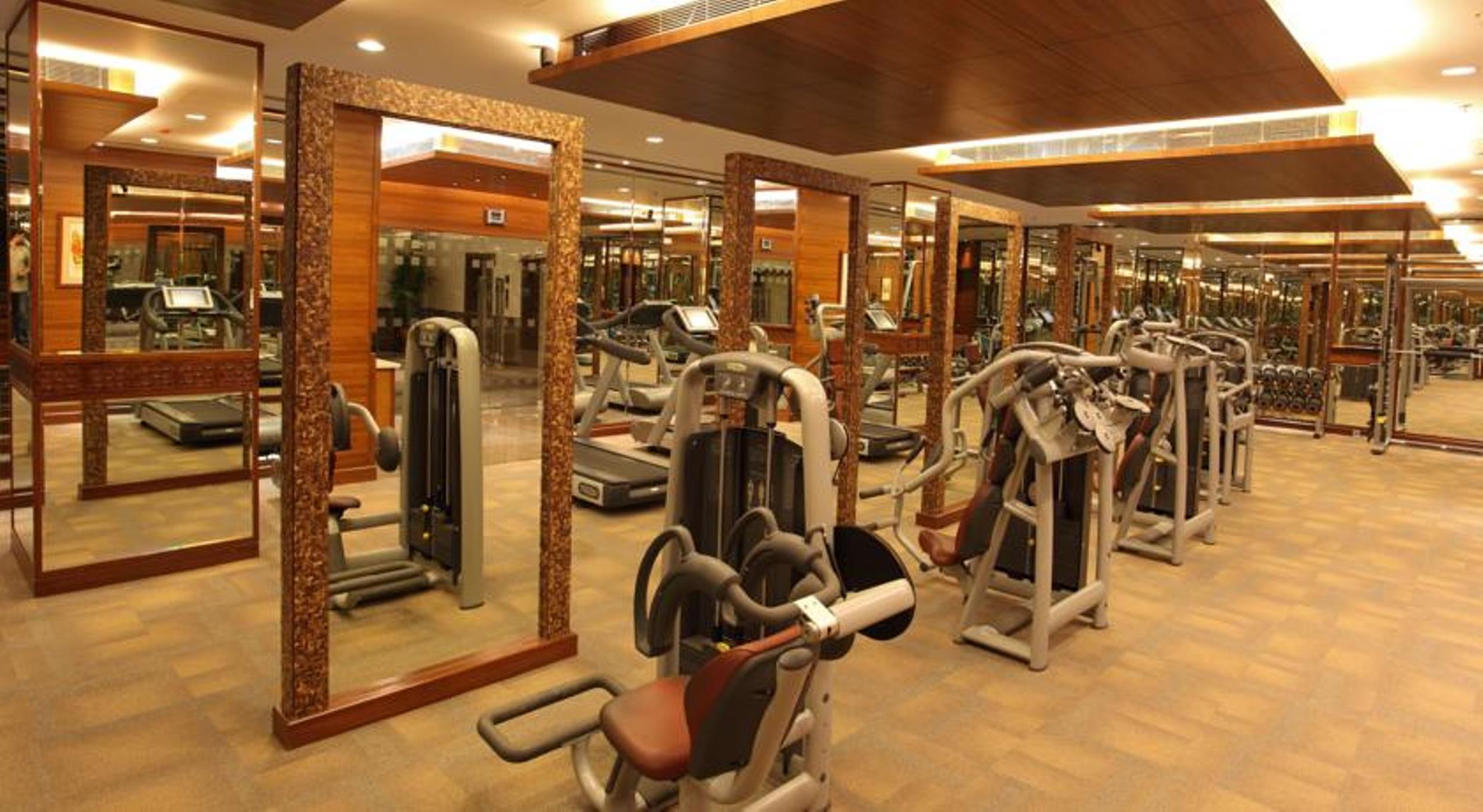 فندق ذا لاليت مومباي المظهر الخارجي الصورة The gym at the Taj Mahal Palace