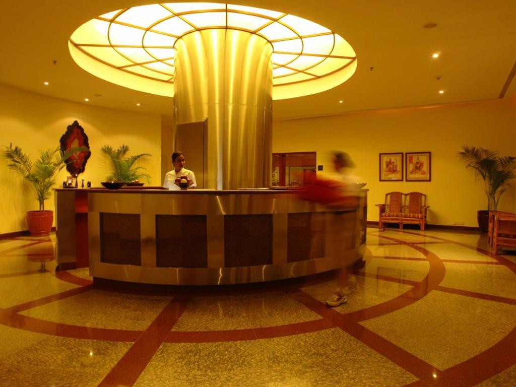 فندق ذا لاليت مومباي المظهر الخارجي الصورة The lobby of the hotel