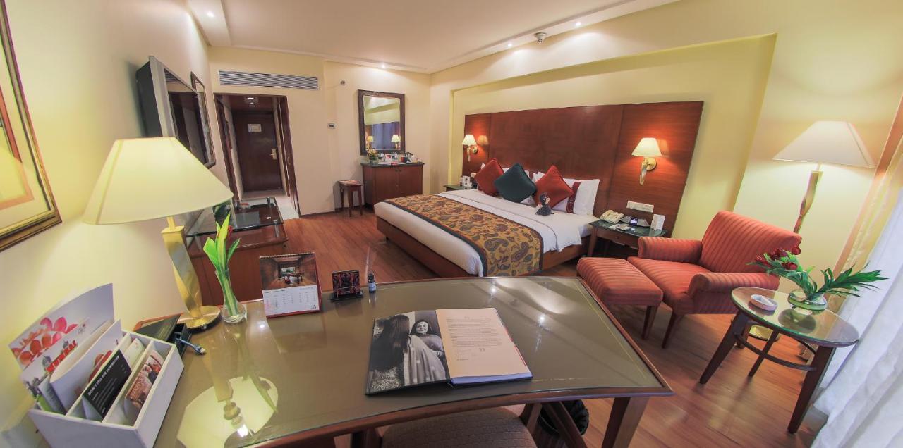 فندق ذا لاليت مومباي المظهر الخارجي الصورة A room at the Taj Bengal